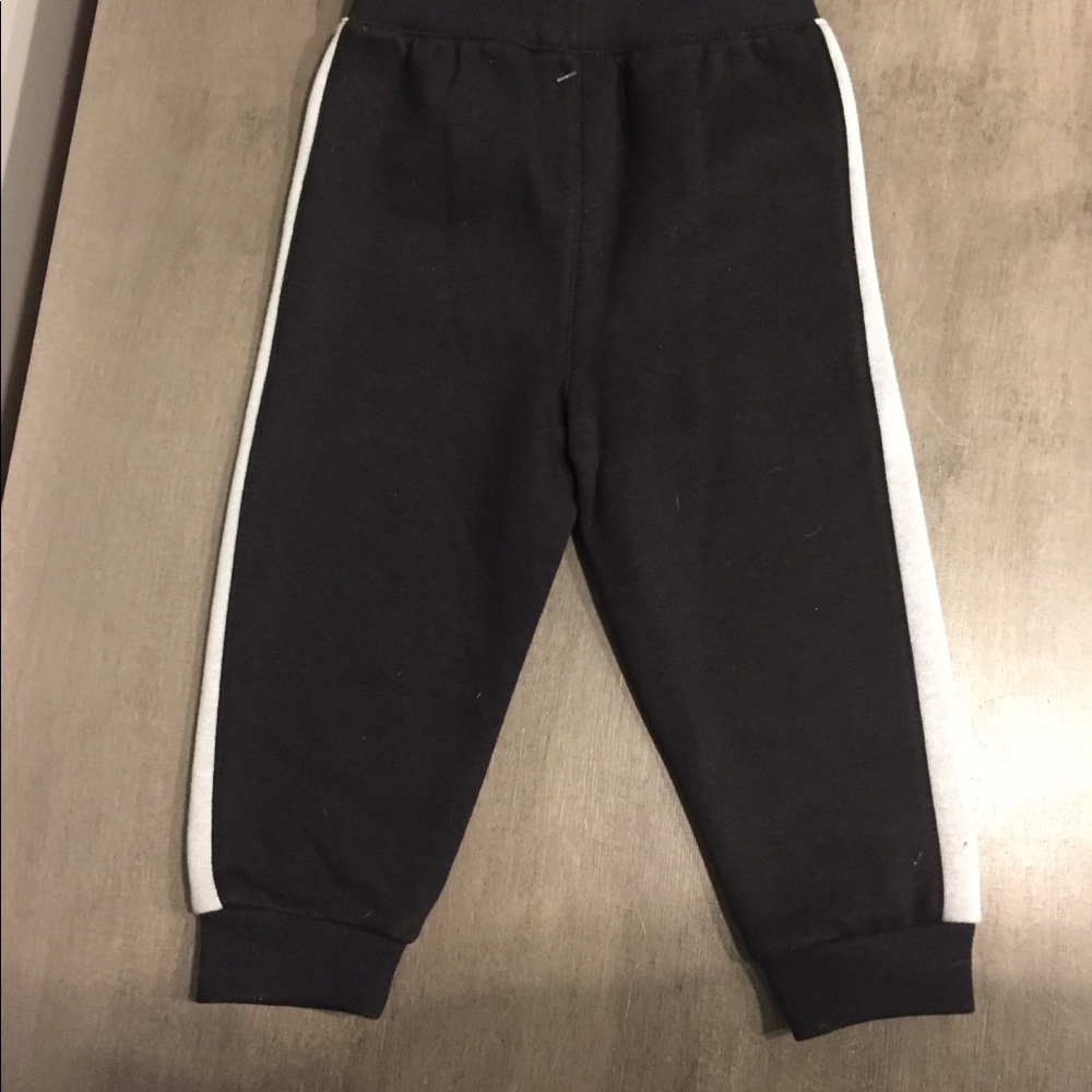 NWT Nike Joggers - Picture 2 of 3
